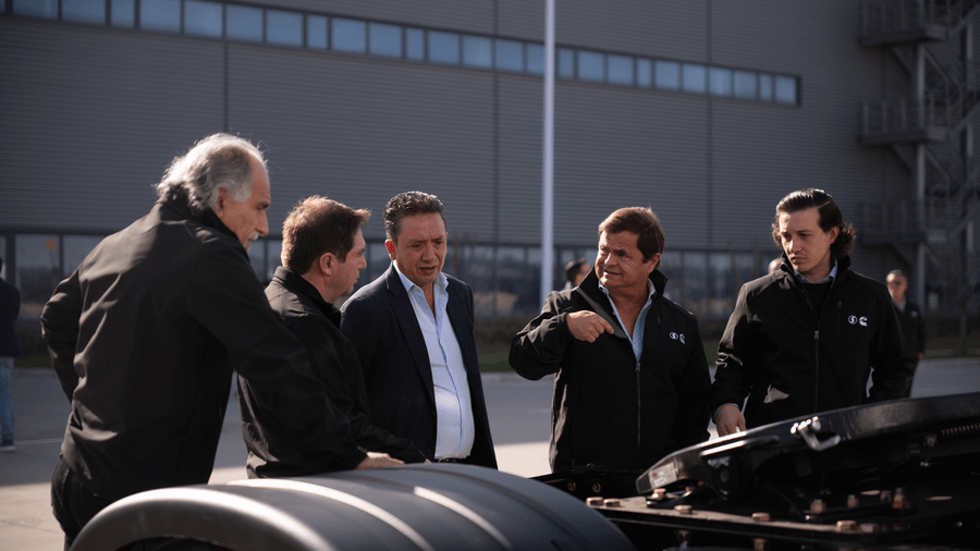 1716381600.png 18.png